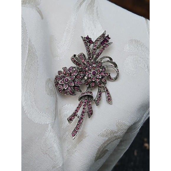 Ciner Amethyst Rhinestone Flower Brooch Chrysanthemum Vintage USA 3.75" - Picture 4 of 11